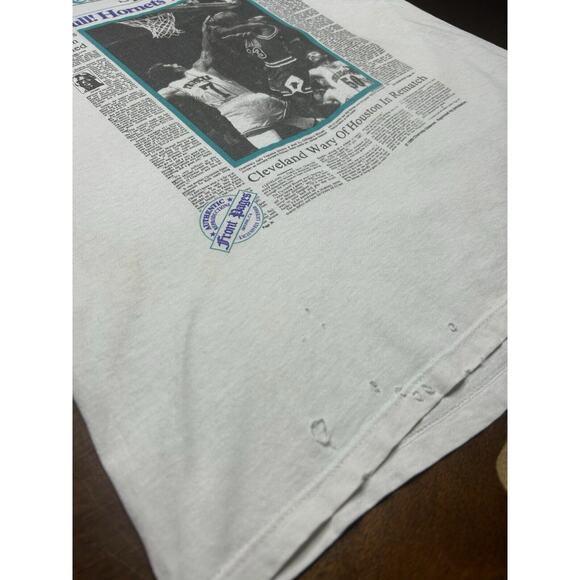 VTG 1988 The Charlotte Observer NBA Hornets Bulls Newspaper Print Shirt (L) RARE - Picture 8 of 14